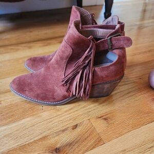 Beast fringe cutout booties vegan suede size 9 rust boho country